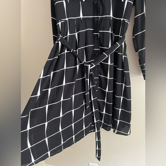 WHO WHAT WEAR black grid check print button shirt dress with pockets & belt - Picture 7 of 8